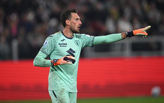 TURIN, ITALY - NOVEMBER 08: Alberto Paleari of Torino FC reacts during the Serie A match between Juventus FC and Torino FC at on November 08, 2025 in Turin, Italy. (Photo by Getty Images/Getty Images)