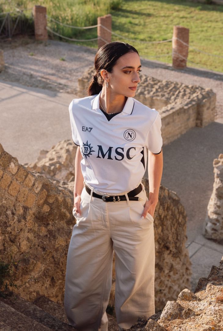 GALLERY Da oggi disponibile la nuova divisa per le trasferte: si torna total white - immagine 5