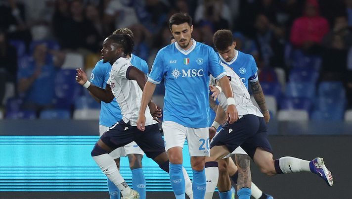 NAPLES, ITALY - MAY 11: Jonathan Rowe of Bologna FC 1909 celebrates after scoring his side third goal during the Serie A match between SSC Napoli and Bologna FC 1909 at Stadio Diego Armando Maradona on May 11, 2026 in Naples, Italy. (Photo by Francesco Pecoraro/Getty Images) napoli bologna