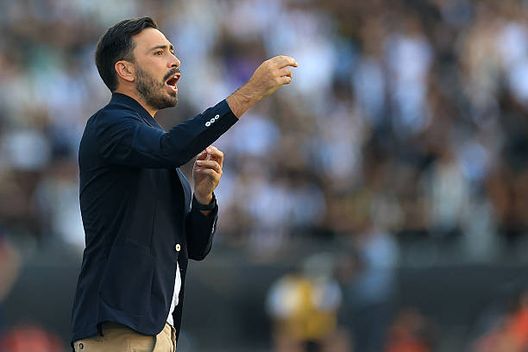Davide Ancelotti sulla panchina del Botafogo. (Photo by Buda Mendes/Getty Images) Prima sconfitta per Davide Ancelotti con il Botafogo: il Cruzeiro vince e vola in testa- immagine 2
