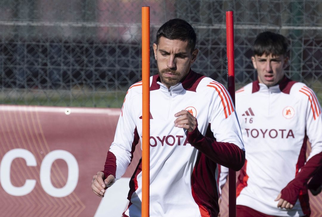 Trigoria, lavoro sul campo in vista dell’Atalanta. C’è Shomurodov – FOTO GALLERY - immagine 8