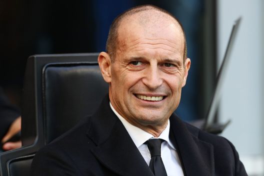 MILAN, ITALY - DECEMBER 14: Massimiliano Allegri, Head Coach of AC Milan, looks on prior to the Serie A match between AC Milan and US Sassuolo Calcio at Giuseppe Meazza Stadium on December 14, 2025 in Milan, Italy. (Photo by Marco Luzzani/Getty Images) allegri-milan-sassuolo-post-ultima-ora-dazn-sky-diretta-live-post-partita-dichiarazioni