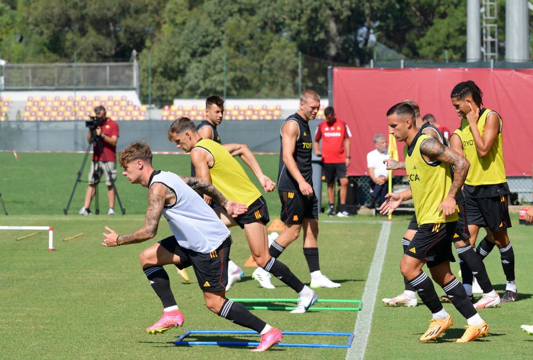 Roma, allenamento di Ferragosto a Trigoria. C’è Dybala – FOTO GALLERY - immagine 14