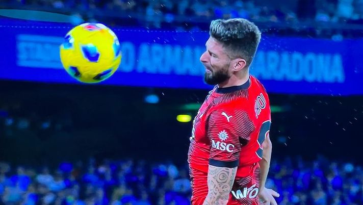 VIDEO Napoli-Milan 0-1, Giroud con un colpo di testa beffa la difesa azzurra - immagine 1