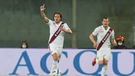 FLORENCE, ITALY - AUGUST 28: Simone Verdi of FC Torino celebrates after scoring a goal during the Serie A match between ACF Fiorentina and Torino FC at Stadio Artemio Franchi on August 28, 2021 in Florence, Italy. (Photo by Gabriele Maltinti/Getty Images)