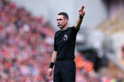 Sorpreso a sniffare una polvere bianca, arbitro Coote di nuovo nell’occhio del ciclone- immagine 3