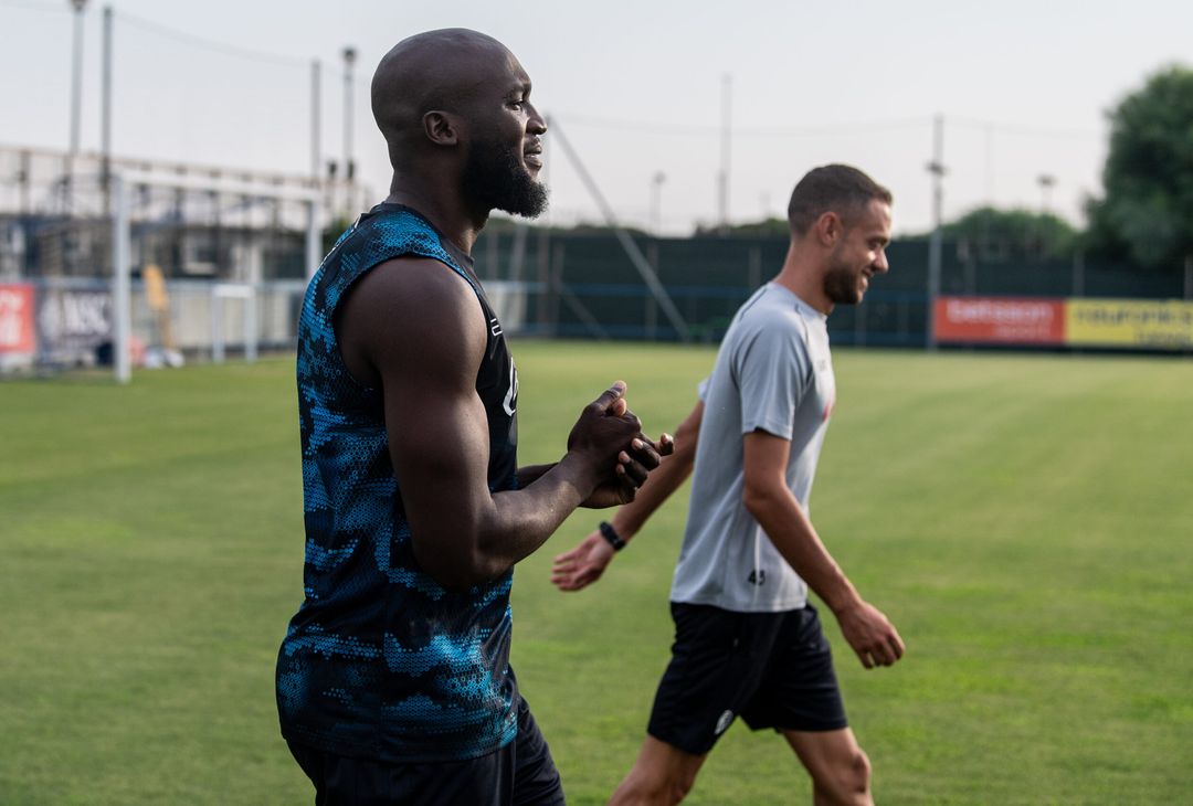 GALLERY Il primo allenamento di Lukaku con il Napoli: quanti sorrisi per Big Rom - immagine 10