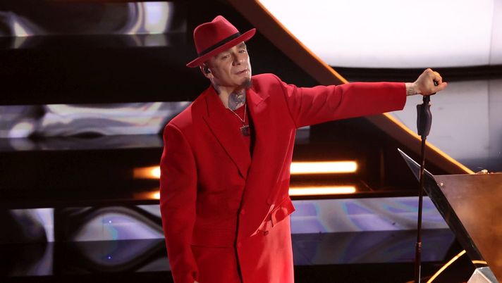 Madonna di Campiglio, il sindaco contro l’ultima canzone di J-Ax: “Non siamo il paese della droga” - immagine 1