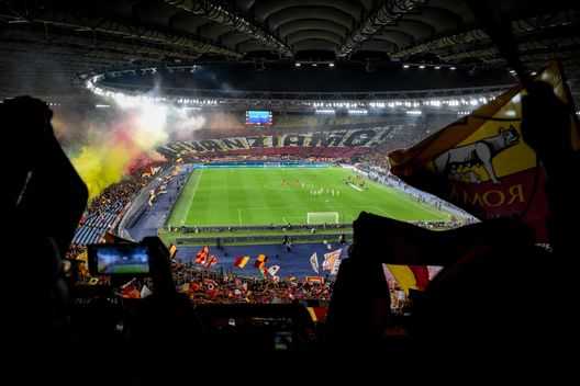 Verso Roma-Viktoria Plzen: le migliori coreografie europee imbastite all’Olimpico- immagine 2