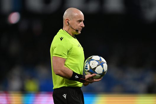 NAPLES, ITALY - NOVEMBER 25: Referee Szymon Marciniak during the UEFA Champions League 2025/26 League Phase MD5 match between SSC Napoli and Qarabag FK at Stadio Diego Armando Maradona on November 25, 2025 in Naples, Italy. (Photo by Francesco Pecoraro/Getty Images)