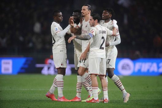 BOLOGNA, ITALY - OCTOBER 23: Zlatan Ibrahimovic of AC Milan celebrates after scoring his team's fourth goal during the Serie A match between Bologna FC and AC Milan at Stadio Renato Dall'Ara on October 23, 2021 in Bologna, Italy. (Photo by Mario Carlini / Iguana Press/Getty Images) Le probabili formazioni di Milan-Torino: Sanabria-Belotti in ballottaggio- immagine 2