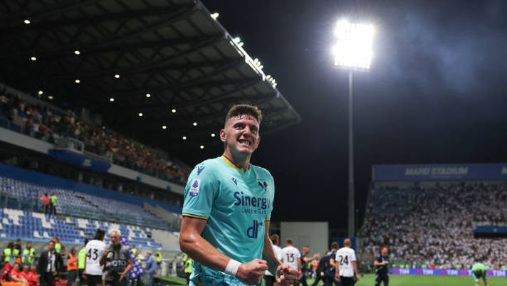 REGGIO NELL'EMILIA, ITALY - JUNE 11: Adolfo Gaich of Hellas Verona FC celebrate after winning during the Serie A Relegation Play-off match between Spezia and Hellas Verona at Mapei Stadium - Città del Tricolore on June 11, 2023 in Reggio nell'Emilia, Italy. (Photo by Emmanuele Ciancaglini/Ciancaphoto Studio/Getty Images) Ex Serie A- Sale in cattedra Andreas Pereira e torna al gol anche Lozano!- immagine 2