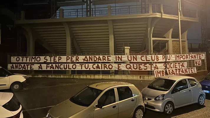 Striscione contro Vagnati: i tifosi non perdonano le parole su Adams - immagine 1