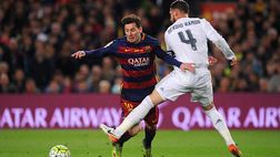 Pazza idea Sergio Ramos: lascia la sua sua maglia autografata a Plaza Cibeles a Madrid