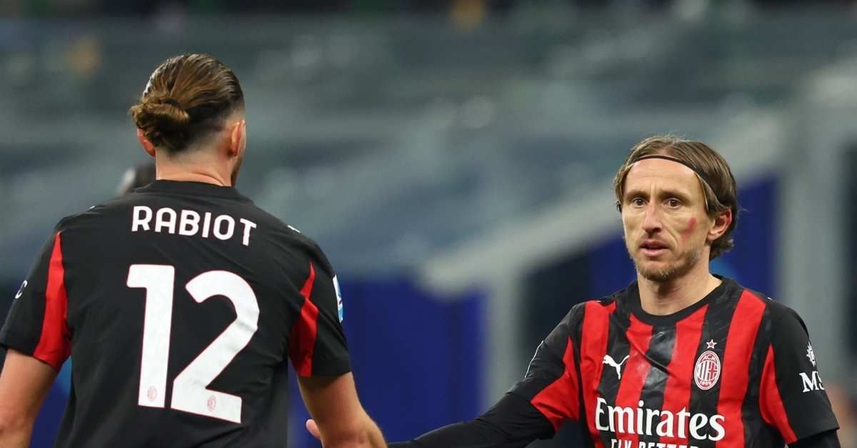 Milan, Rabiot su Modric: “Straordinario, mi stupisce per la voglia che ha a 40 anni. Spero …” Milan, Rabiot su Modric: “Straordinario, mi stupisce per la voglia che ha a 40 anni. Spero …”