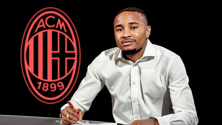MILAN, ITALY - AUGUST 29: (EDITOR’S NOTE: Image has been retouched.) New AC Milan player Christopher Nkunku signs his contract with the club at Casa Milan on August 29, 2025 in Milan, Italy. (Photo by Giuseppe Cottini/AC Milan via Getty Images) UFFICIALE, Christopher Nkunku è del Milan: colpo in attacco per il Diavolo - immagine 1