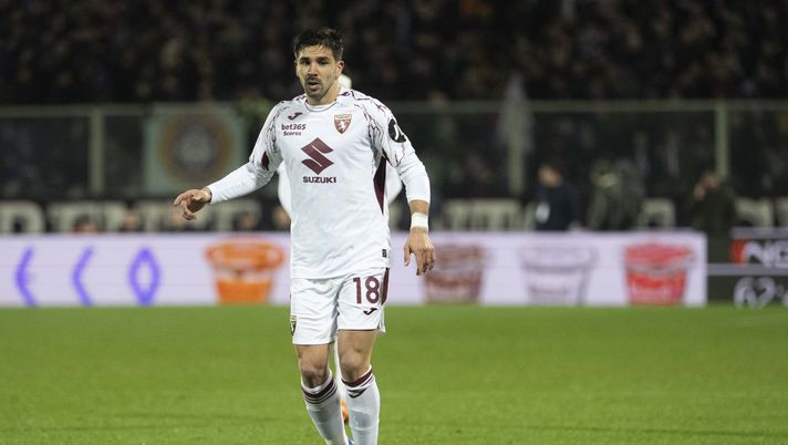FLORENCE, ITALY - FEBRUARY 7: Giovanni Simeone of Torino FC in action during the Serie A match between ACF Fiorentina and Torino FC at Stadio Artemio Franchi on February 7, 2026 in Florence, Italy. (Photo by Stefano Guidi - Torino FC/Torino FC 1906 via Getty Images) Torino, le ultime dall’infermeria: out tre giocatori, su Simeone e Aboukhlal… - immagine 1