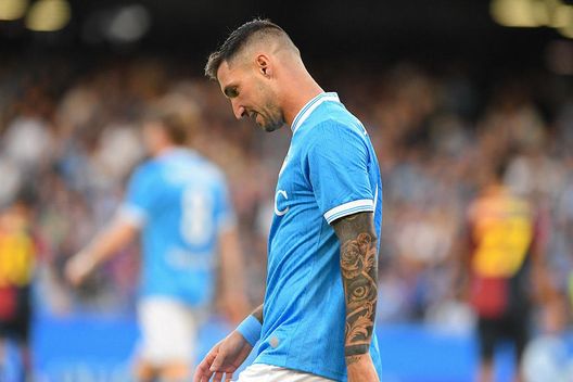 Getty Images Napoli, Lobotka e Politano ko. Gazzetta: “Lo slovacco salterà l’Inter”- immagine 2