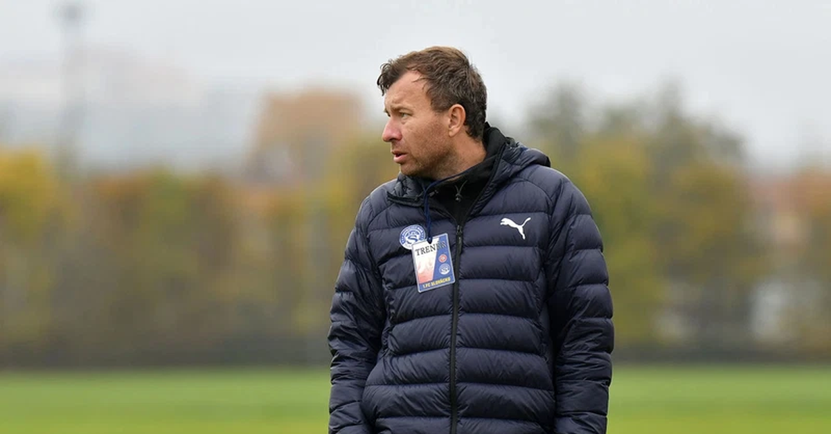 Allenatore filma le calciatrici di nascosto negli spogliatoi. La Fifpro: "Pena severa"