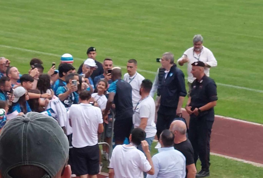 GALLERY Osimhen, Juan Jesus e Gollini fanno felici i tifosi dopo l’allenamento - immagine 9