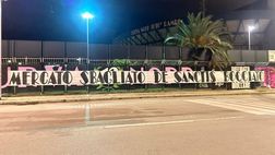 Palermo, nuovo striscione della Curva Nord 12: “Mercato sbagliato, De Sanctis bocciato”