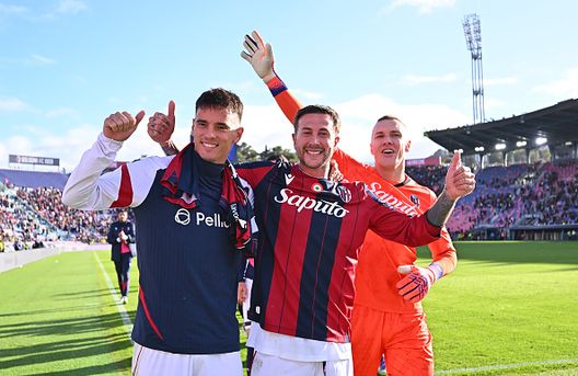 Skorupski con Moro e Bernardeschi dopo la vittoria sul Pisa. (Photo by Alessandro Sabattini/Getty Images) Bologna, tegola Skorupski: starà fermo almeno 45 giorni- immagine 2