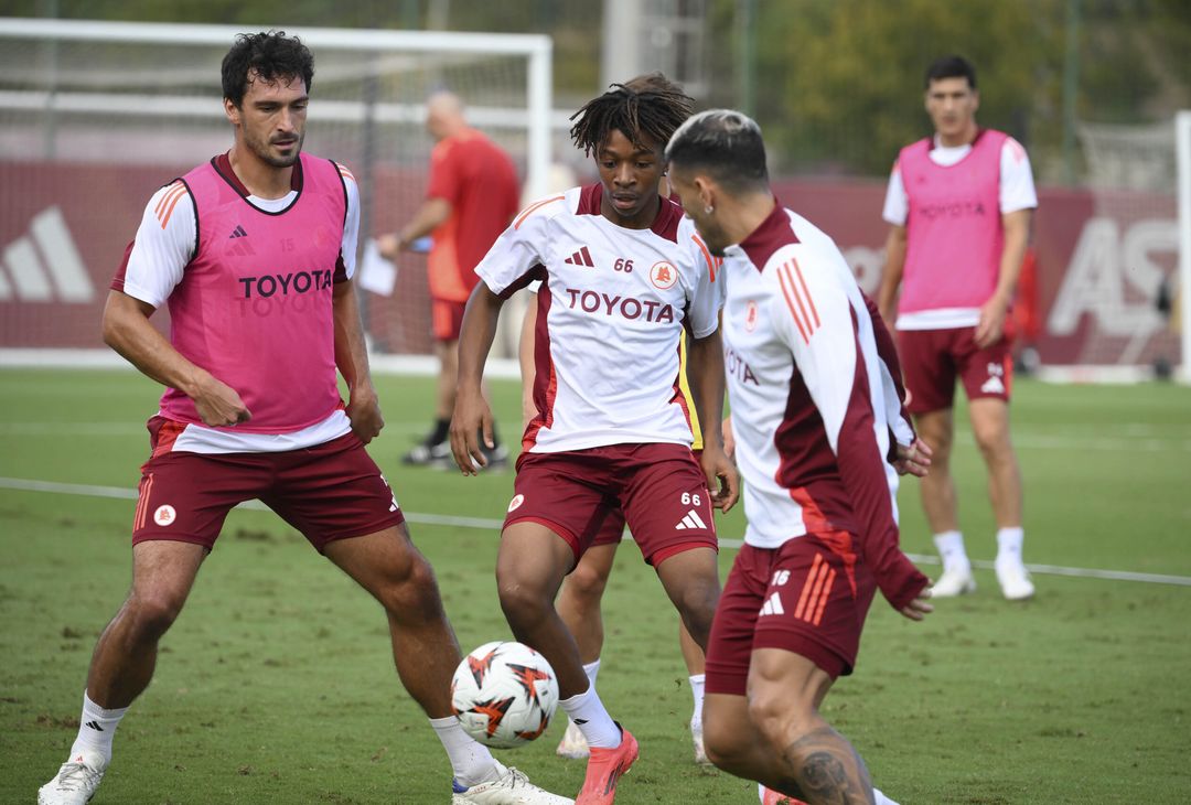 Trigoria, la ripresa degli allenamenti in vista della Dinamo Kiev – FOTO GALLERY - immagine 15