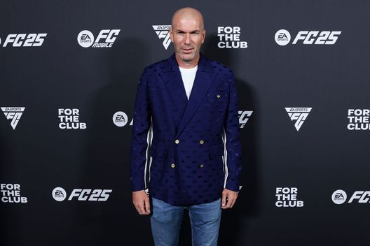 Madrid, Spagna - 26 settembre 2024: Zinedine Zidane durante il lancio di EA SPORTS FC™ 25. (Foto di Pablo Cuadra/Getty Images per EA SPORTS FC™ 25) Il grande annuncio di Zinedine Zidane: “Tornerò ad allenare molto presto”- immagine 2
