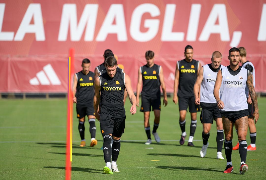 La Roma prosegue la preparazione a Trigoria: Matic e Dybala a parte – FOTO GALLERY - immagine 24