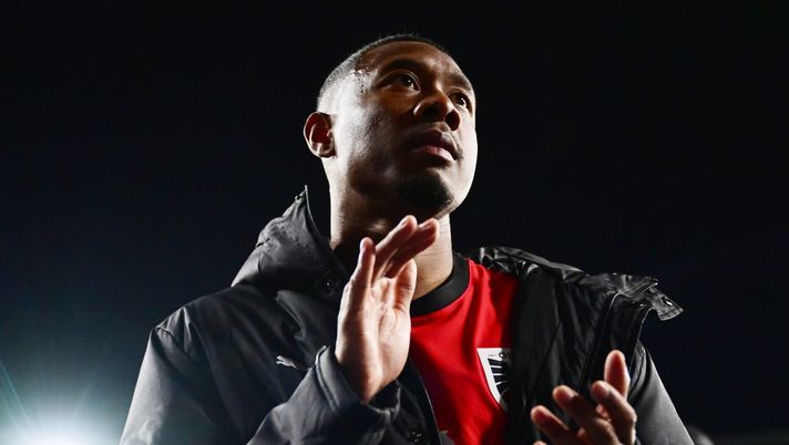 VIENNA, AUSTRIA - MARCH 31: David Alaba of Austria applauds the fans following an international friendly match between Austria and South Korea at Ernst Happel Stadium on March 31, 2026 in Vienna, Austria. (Photo by Christian Bruna/Getty Images) Romano: “Alaba offerto all’Inter, i nerazzurri hanno preso una posizione netta” - immagine 1