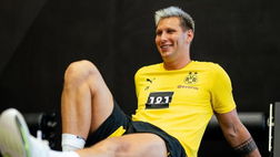 Süle, vacanze con l’istruttore di fitness: il difensore del Dortmund ha perso 8 kg