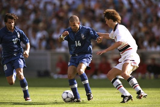 27 giugno 1998: Luigi di Biagio durante la partita tra Italia e Norvegia del Mondiale del 1998. Crediti obbligatori: Ben Radford /Allsport Norvegia-Italia, dove vedere il match in diretta tv e streaming live- immagine 4