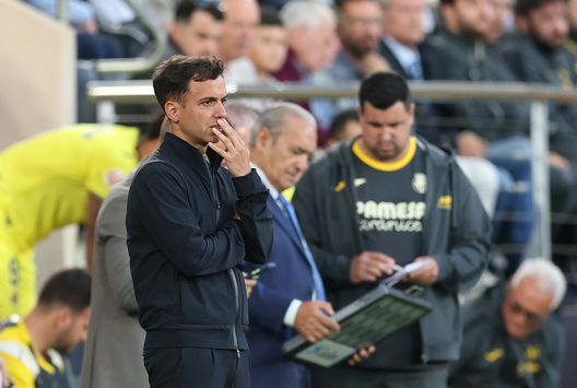 Un Borja Jiménez perplesso durante Leganés-Villarreal. (Foto di Clive Brunskill/Getty Images) Leganés, sconfitta e tensione: Neyou fermato dalla polizia in una discussione con i tifosi- immagine 2