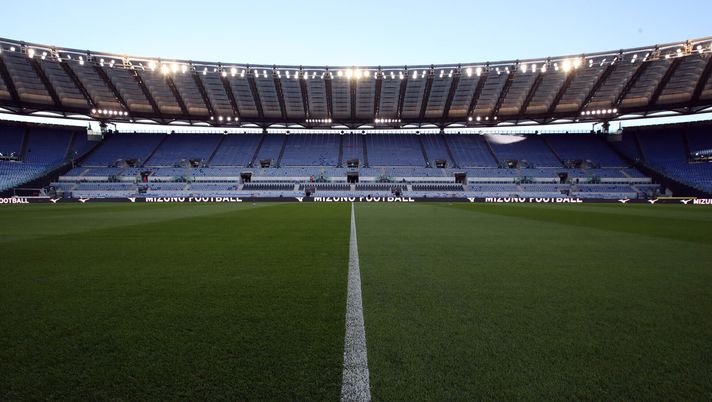 ROME, ITALY - NOVEMBER 23: General view inside the stadium prior to the Serie A match between SS Lazio and US Lecce at Stadio Olimpico on November 23, 2025 in Rome, Italy. (Photo by Paolo Bruno/Getty Images) Musto furioso: “Incertezza sull’orario del derby mancanza di rispetto verso i tifosi” - immagine 1