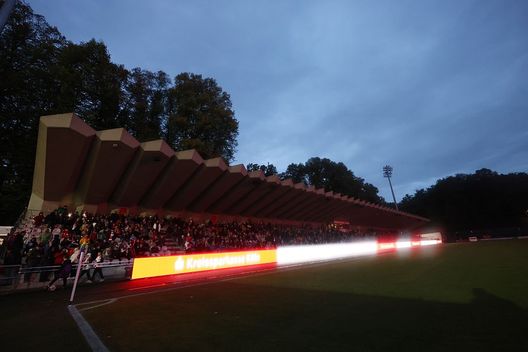 Bundesliga femminile, il derby tra Colonia e Bayer Leverkusen sospeso per blackout- immagine 2