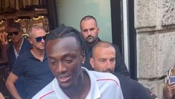 Milan, la giornata di Abraham tra i tifosi: foto e tanto entusiasmo | PM Video