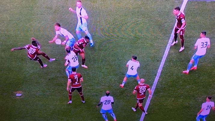 La moviola di Torino-Lazio 1-2: Immobile mani da rigore, ma i biancocelesti reclamano un penalty - immagine 1