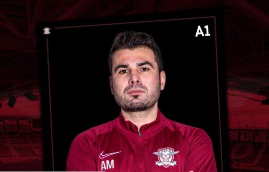 La foto postata sul sito ufficiale del club Mutu: “Grato all’Inter per avermi portato in Italia, ma tifo Fiorentina. Sfida al vertice”- immagine 2