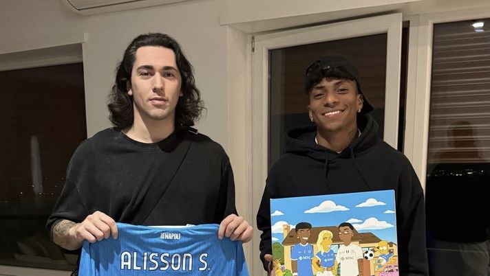 Alisson Santos versione Simpson? L’asso del Napoli e il regalo dell’artista IL VIDEO - immagine 1