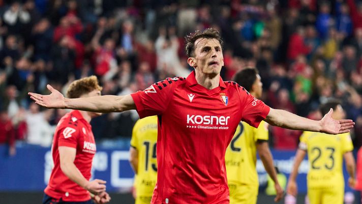 PAMPLONA, SPAIN - MARCH 21: Ante Budimir of CA Osasuna celebrates after scoring goal during the LaLiga EA Sports match between CA Osasuna and Girona FC at Estadio El Sadar on March 21, 2026 in Pamplona, Spain. (Photo by Juan Manuel Serrano Arce/Getty Images) Alaves-Osasuna, dove vedere la partita in diretta tv e in streaming LIVE - immagine 1