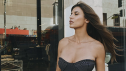 Elisabetta Canalis, fan in tilt: il look sexy risalta la scollatura mozzafiato