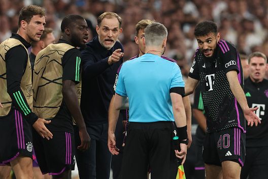 (Photo by Alexander Hassenstein/Getty Images) Todo el Bernabeu es pais- immagine 2