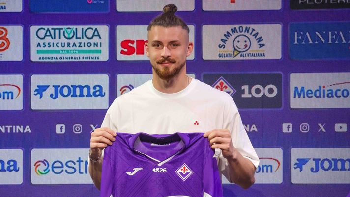 GERMOGLI PH: 16 LUGLIO 2026 BAGNO A RIPOLI ROCCO COMMISSO VIOLA PARK PRESENTAZIONE DEL NUOVO GIOCATORE DELLA FIORENTINA RADU DRAGUSIN NELLA FOTO RADU DRAGUSIN Dragusin