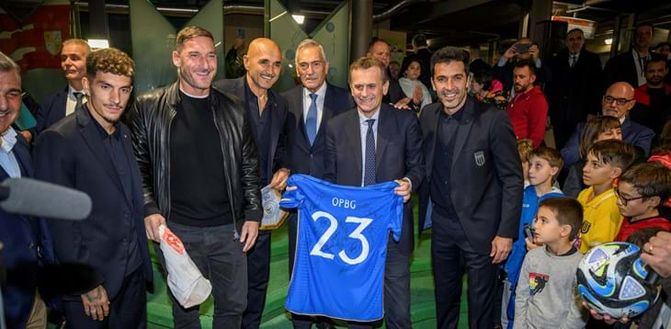 Getty for FIGC Totti e Spalletti mantengono la promessa: pace fatta al Bambin Gesù – FOTO- immagine 5