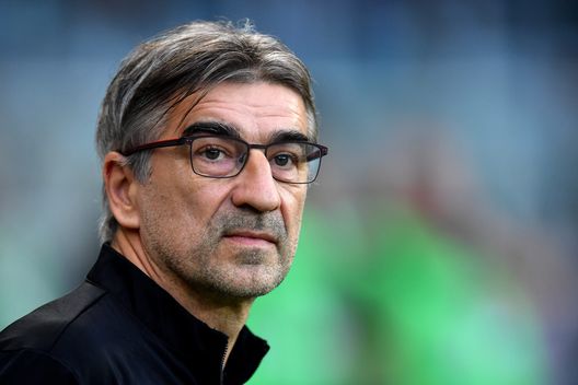 TURIN, ITALY - OCTOBER 21: Ivan Juric, Head Coach of Torino FC, looks on during the Serie A TIM match between Torino FC and FC Internazionale at Stadio Olimpico di Torino on October 21, 2023 in Turin, Italy. (Photo by Valerio Pennicino/Getty Images)