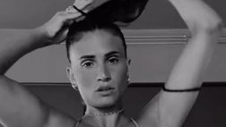 VIDEO / Carolina Marcialis, il balletto in bikini infiamma i social