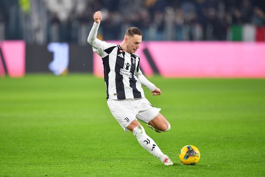TURIN, ITALY - DECEMBER 17: Teun Koopmeiners of Juventus scores his team's second goal during the Coppa Italia match between Juventus FC and Cagliari Calcio at Allianz Stadium on December 17, 2024 in Turin, Italy. (Photo by Valerio Pennicino/Getty Images) koopmeiners