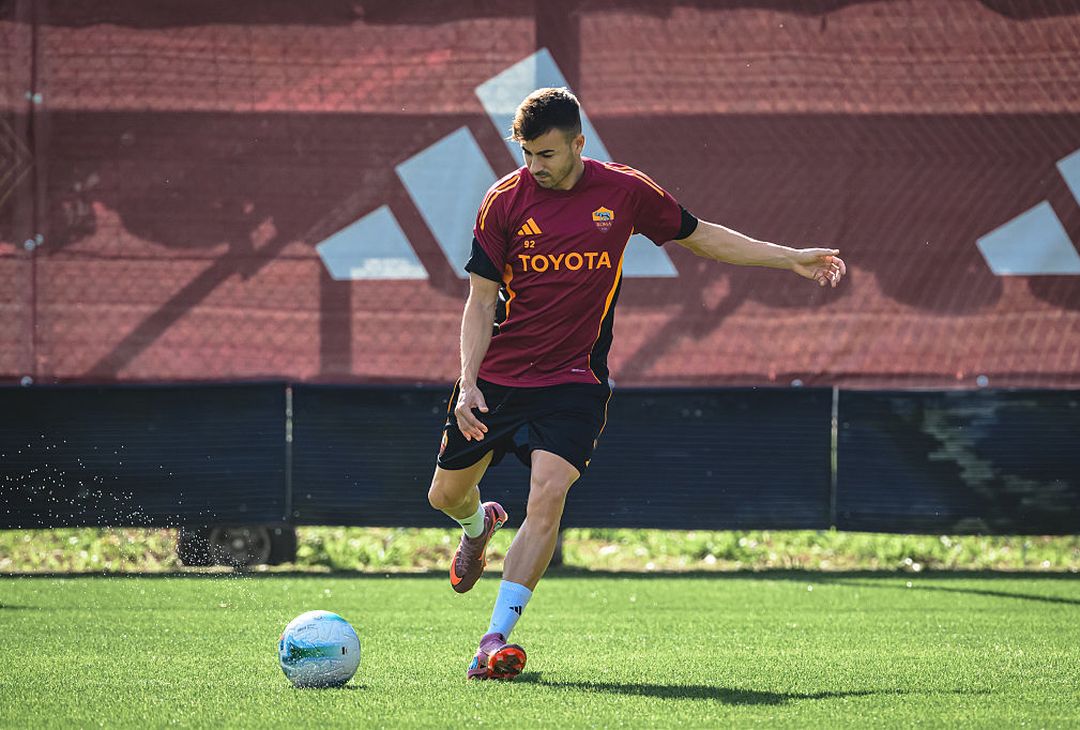 Trigoria, l’allenamento mattutino dei giallorossi – FOTO GALLERY - immagine 50