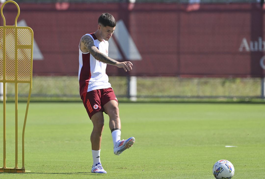 Roma, seduta di allenamento a Trigoria: il “benvenuto” a Soulé e Dahl – FOTO GALLERY - immagine 25