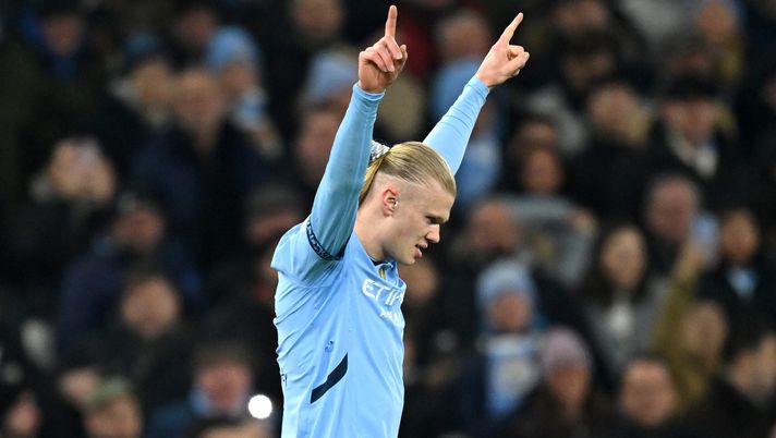 MANCHESTER, ENGLAND - FEBRUARY 11: Erling Haaland of Manchester City celebrates scoring his team's first goal during the UEFA Champions League 2024/25 League Knockout Play-off first leg match between Manchester City and Real Madrid C.F. at Manchester City Stadium on February 11, 2025 in Manchester, England. (Photo by Michael Regan/Getty Images) Manchester City-Wydad, da Haaland e Cherki a Mailula: chi sono i giocatori da tenere d’occhio - immagine 1